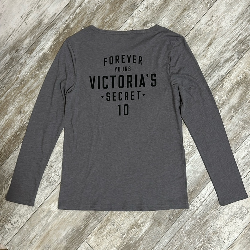 Victoria’s Secret gray long sleeve pajama top